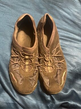 Women’s Skechers Size 9 Casual Lace-Style Slip-On Shoes